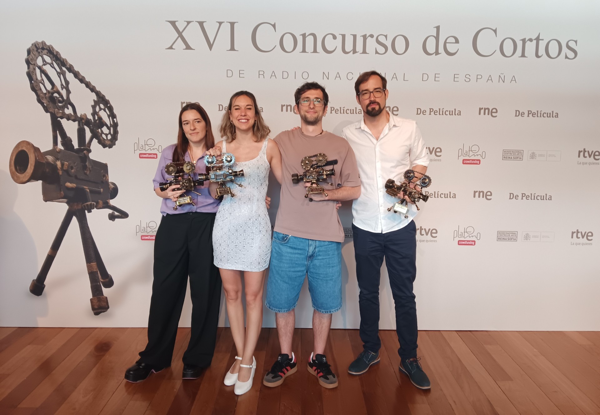 <b>RNE Y PLATINO CROWDFUNDING OTORGAN SU XVI PREMIO DE CORTOS CINEMATOGRÁFICOS A ESCRIBIENDO. . .</b>