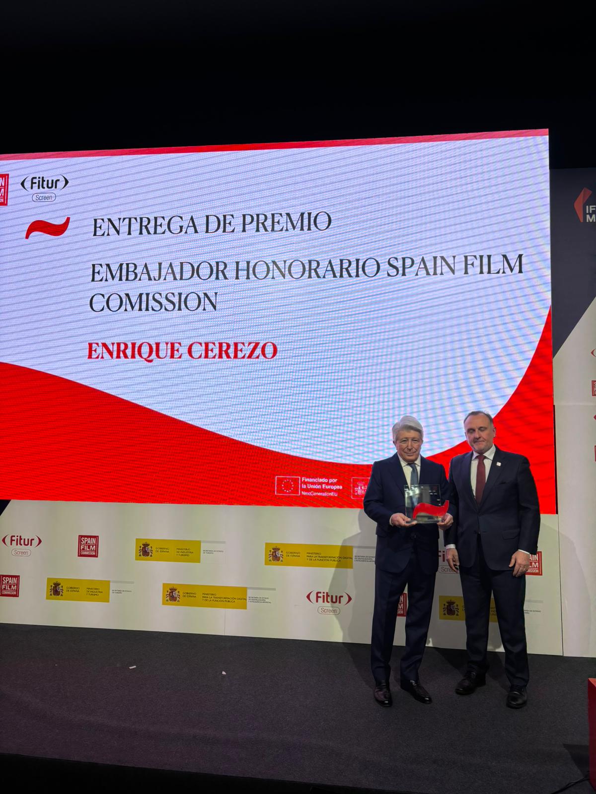 <b>LA SPAIN FILM COMMISSION ENTREGA EL RECONOCIMIENTO EMBAJADOR DEL A&Ntilde;O A ENRIQUE CEREZO</b>