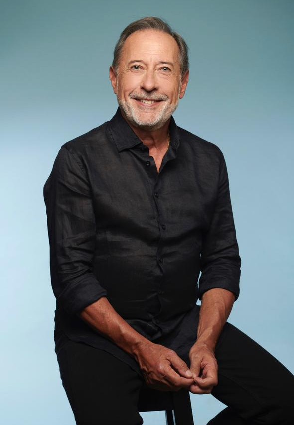 <b>GUILLERMO FRANCELLA, PREMIO PLATINO DE HONOR 2026</b>