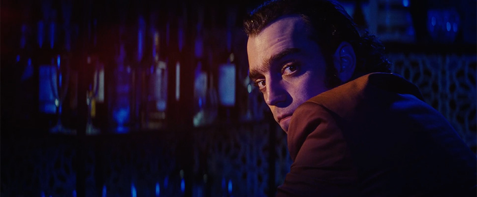 UNA CABEZA EN LA PARED