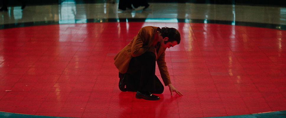 UNA CABEZA EN LA PARED