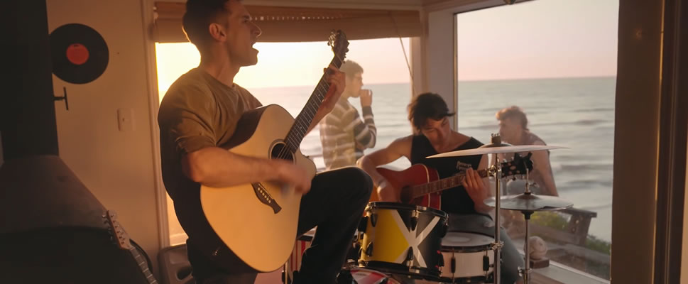 LOS PEOPLE IN THE DRAGON