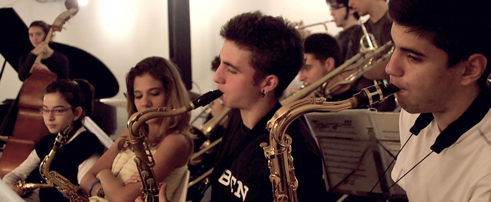 A FILM ABOUT KIDS AND MUSIC. SANT ANDREU JAZZ BAND