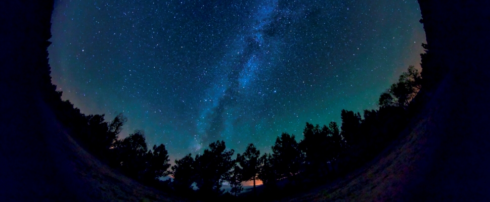 MÁS ALLÁ DE LAS ESTRELLAS. FOTOGRAFIANDO UN AGUJERO NEGRO.